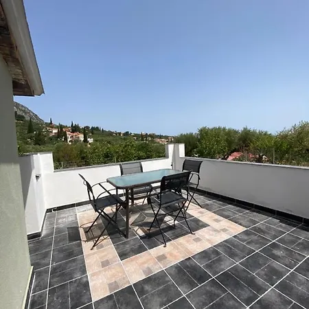 Marika Villa